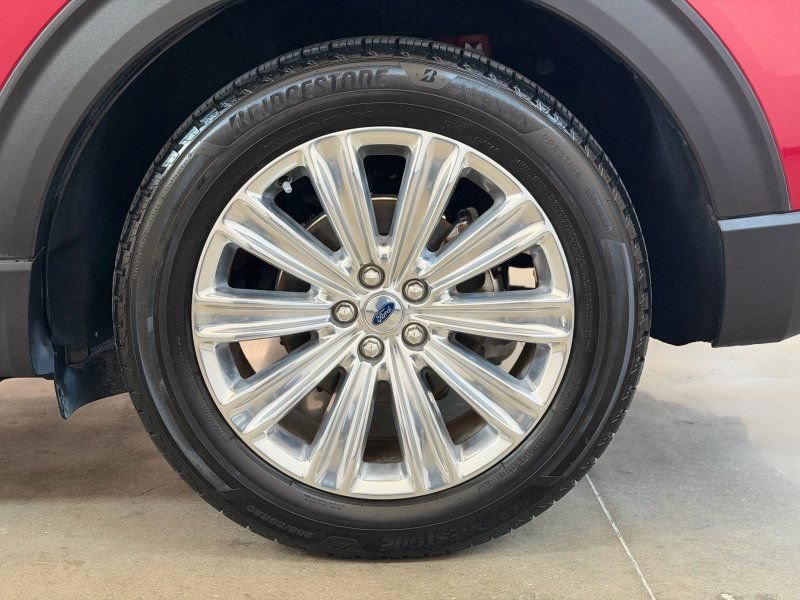 Used 2021 Ford Explorer Limited w/ Equipment Group 301A RWD image 12