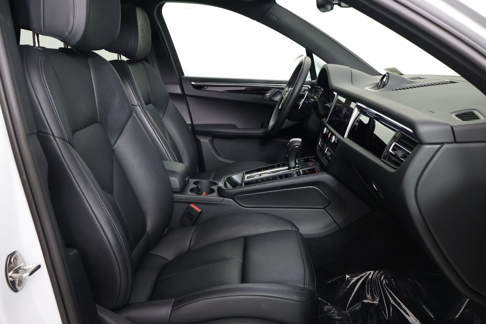 Certified 2026 Porsche Macan S AWD/4WD image 31