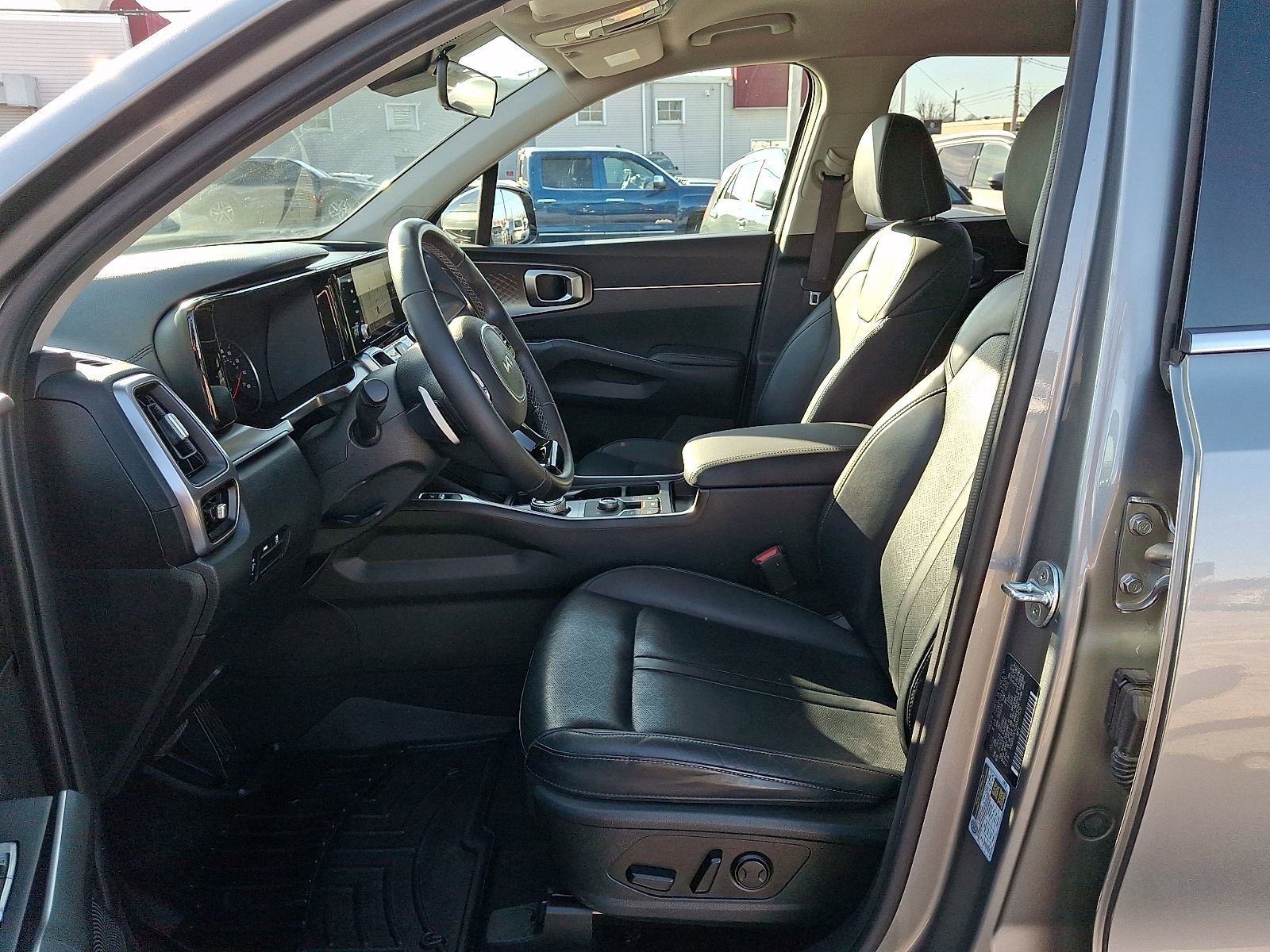 Used 2022 Kia Sorento S image 14