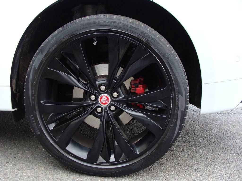 Used 2021 Jaguar F-PACE R-Dynamic S image 39