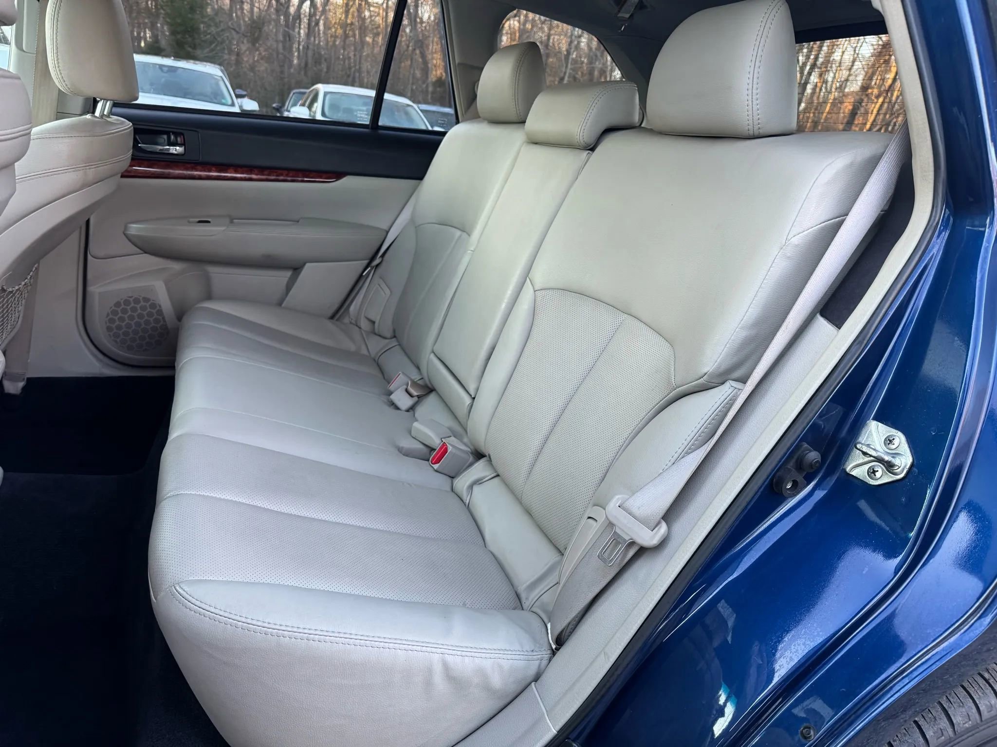 Used 2011 Subaru Outback 2.5i Limited image 24