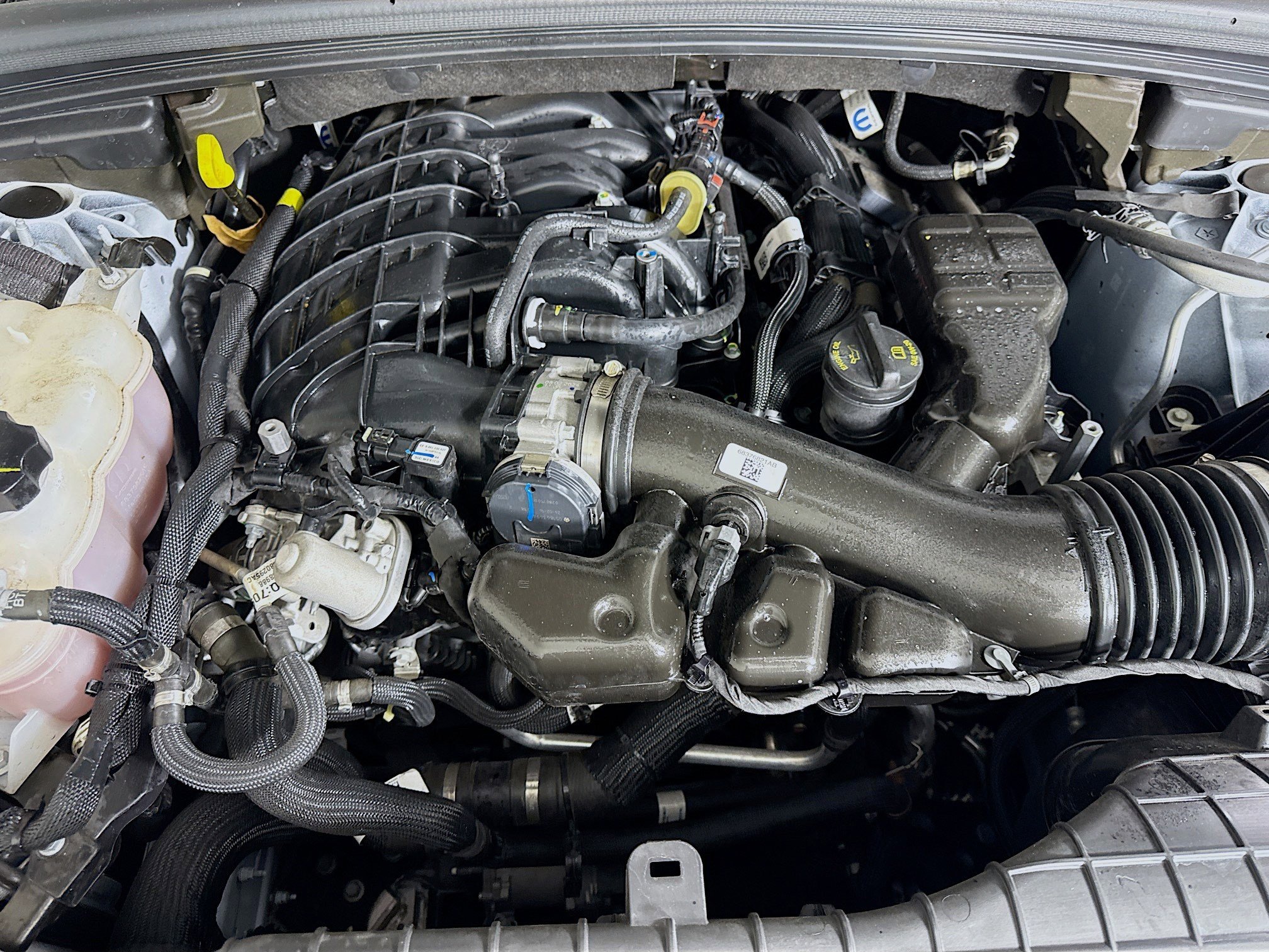 Used 2024 Jeep Grand Cherokee Laredo X image 39