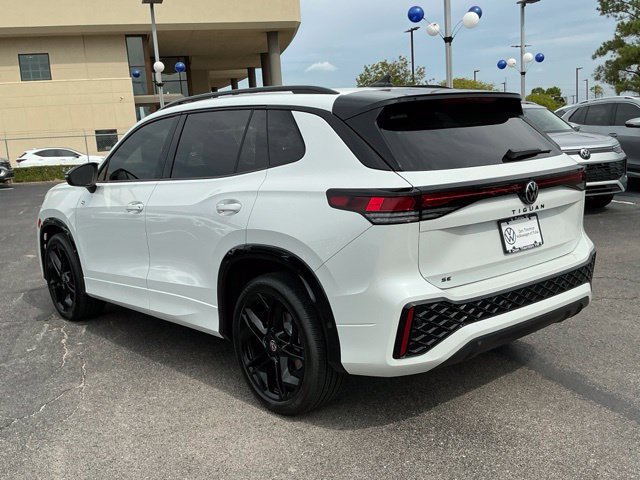 New 2026 Volkswagen Tiguan SE R-Line FWD image 5