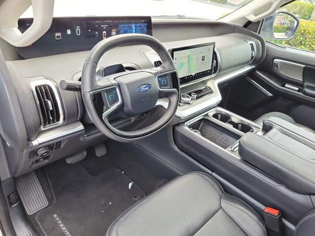 Certified 2025 Ford Expedition Platinum image 17