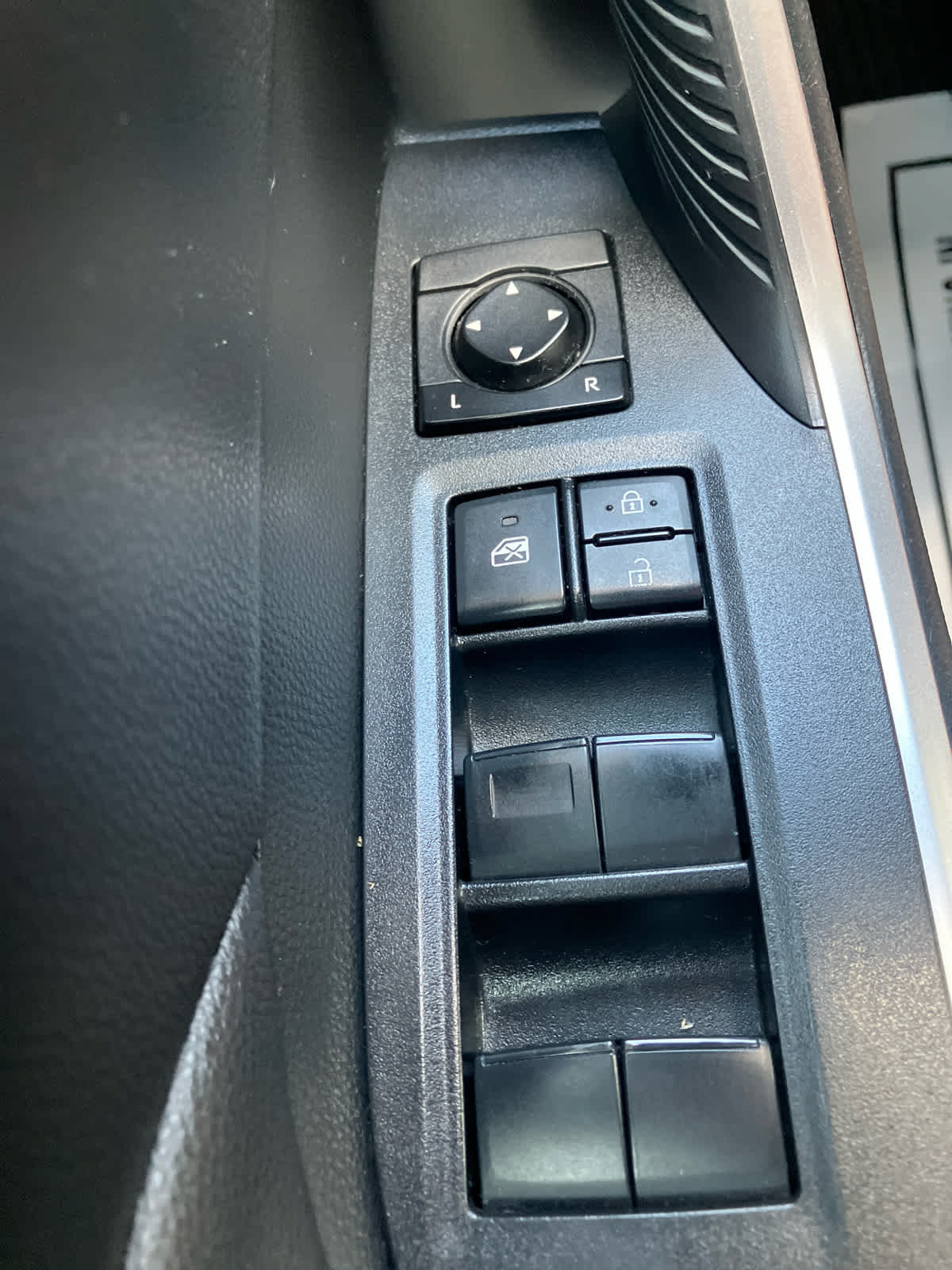 Used 2020 Toyota RAV4 LE w/ All Weather Liner Package AWD/4WD image 12