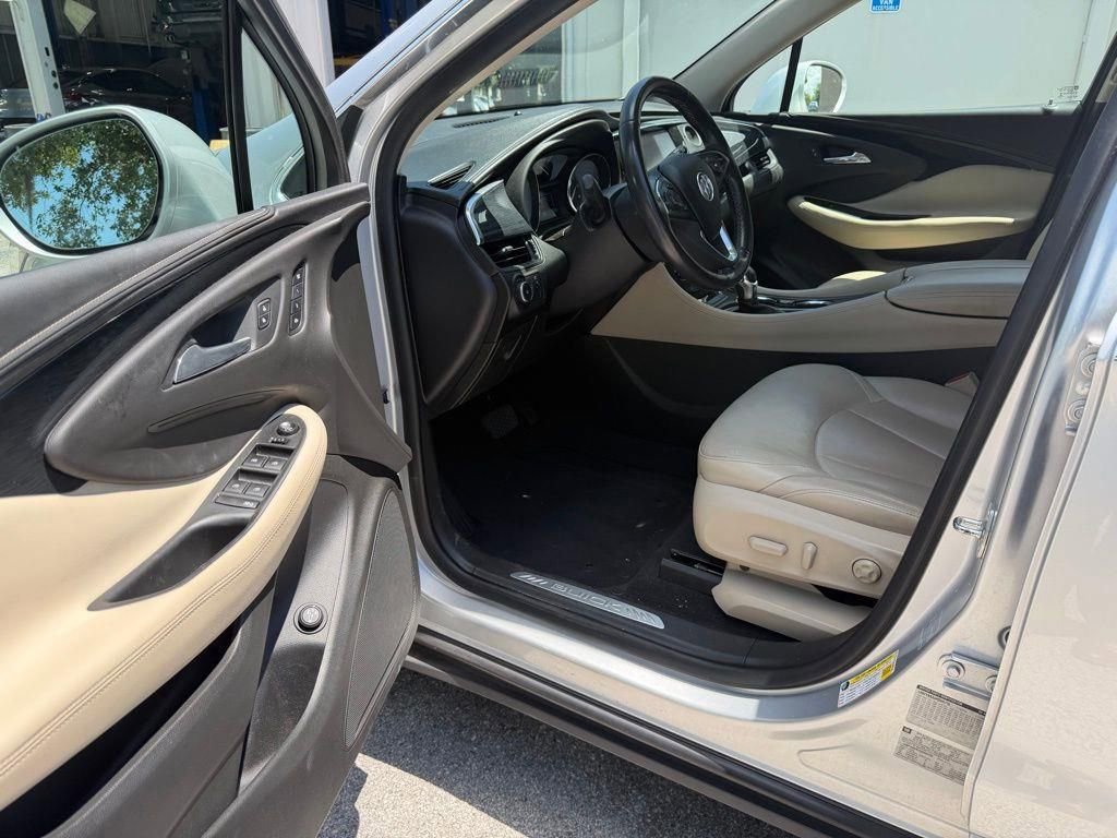 Used 2017 Buick Envision Essence FWD image 11