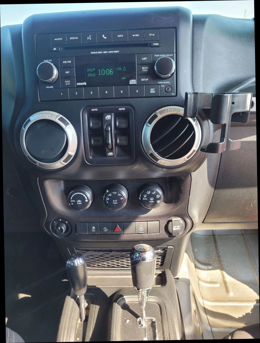 Used 2018 Jeep Wrangler Unlimited Sahara w/ Max Tow Package image 22