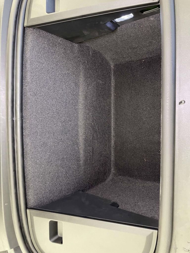 Used 2021 Porsche Taycan 4S image 24