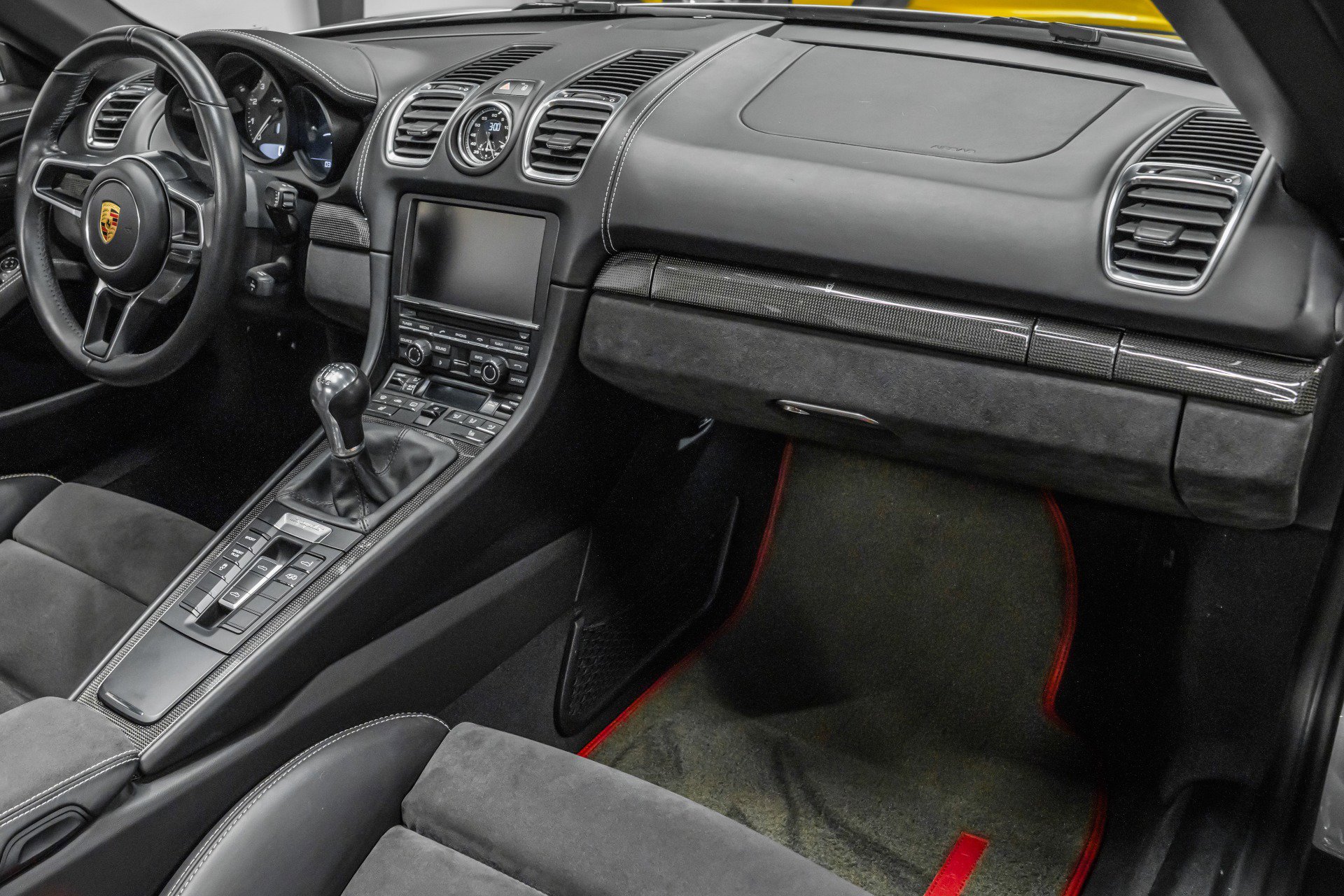 Used 2016 Porsche Boxster Spyder image 12