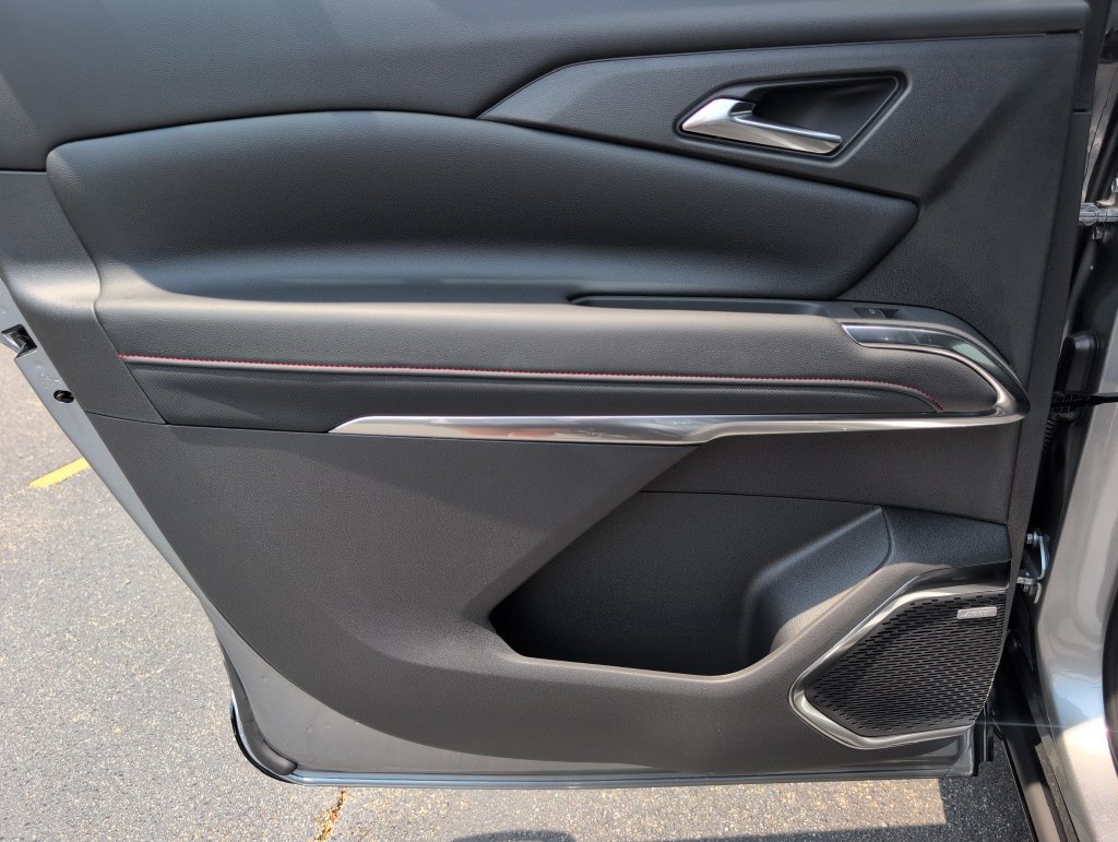 New 2026 Chevrolet Traverse RS w/ LPO, Floor Liner Package FWD image 33