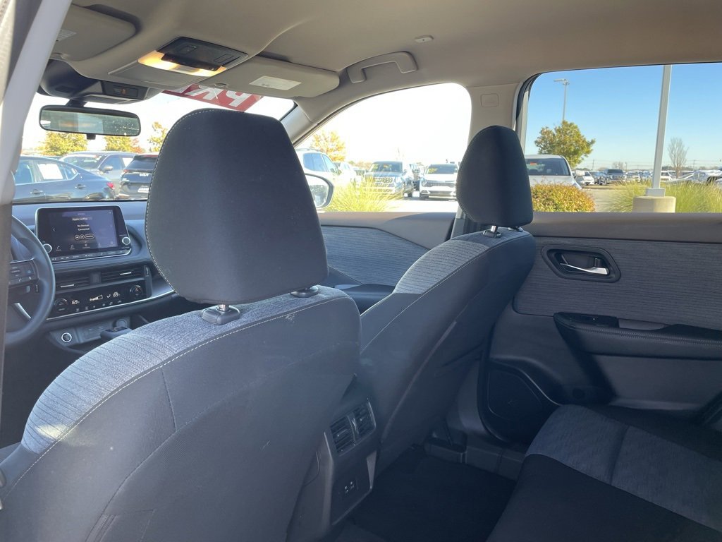 Used 2023 Nissan Rogue SV image 26