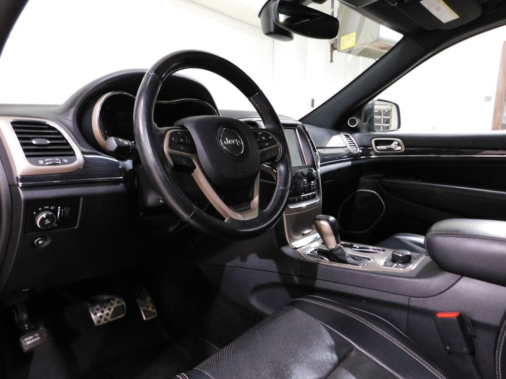 Used 2017 Jeep Grand Cherokee Overland AWD/4WD image 31