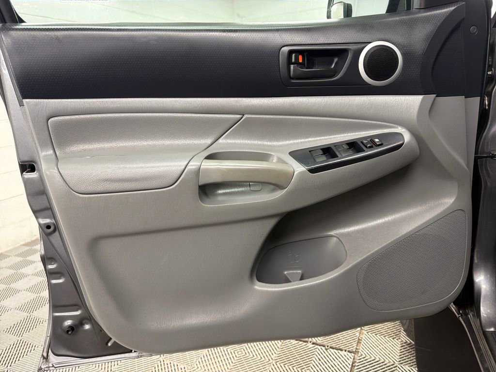 Used 2014 Toyota Tacoma PreRunner image 14