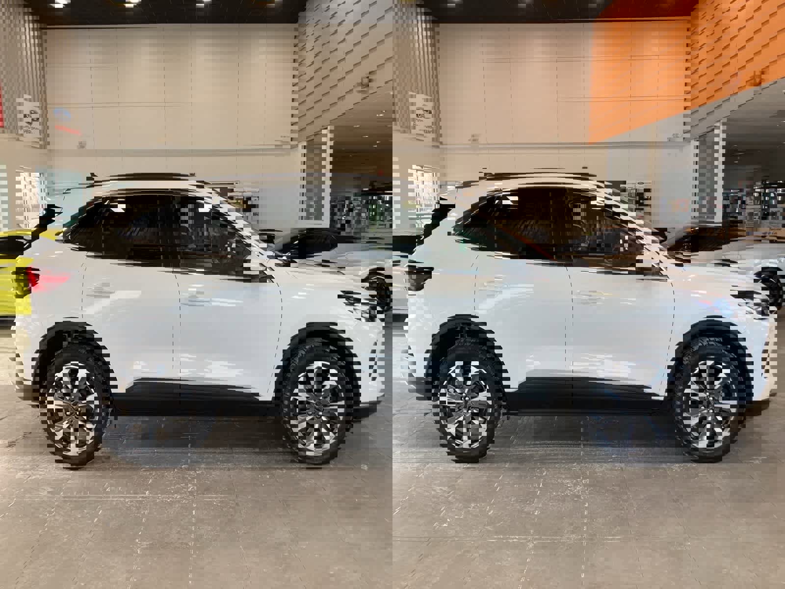 Used 2024 Ford Escape Platinum image 4