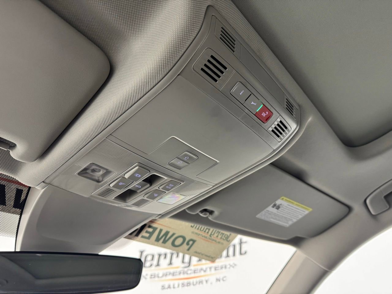 Used 2024 Volkswagen Tiguan Wolfsburg Edition image 21