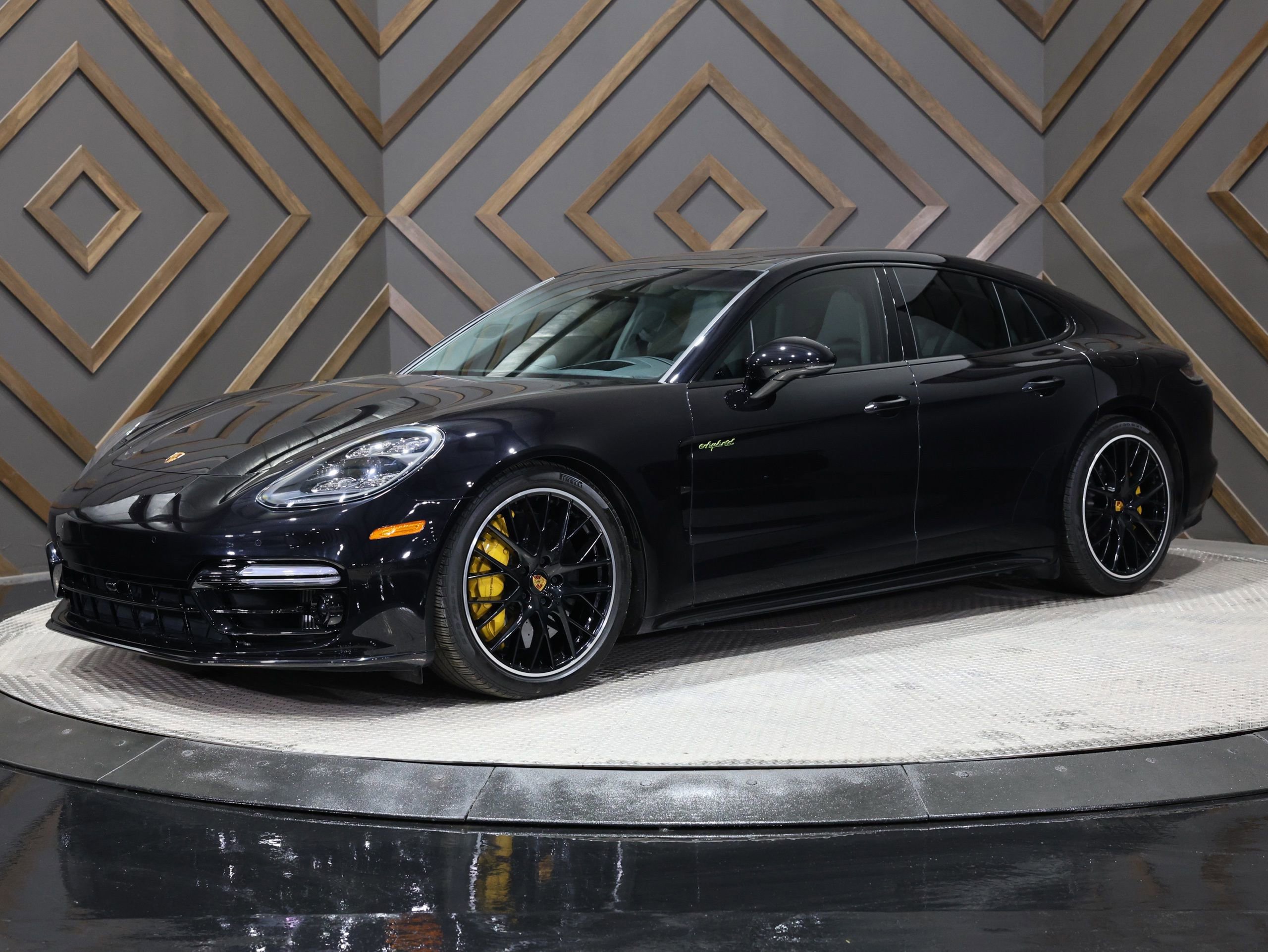 Used 2023 Porsche Panamera Turbo S image 8