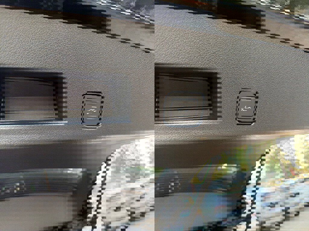 New 2026 Chevrolet Traverse LT w/ Sun and Wheel Package image 18