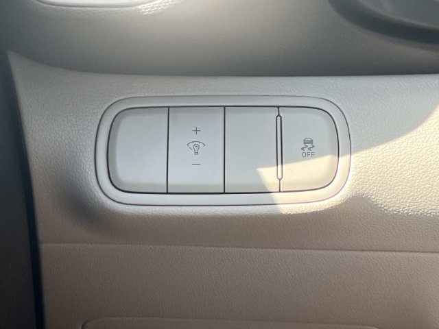 New 2026 Hyundai Venue SEL FWD image 32