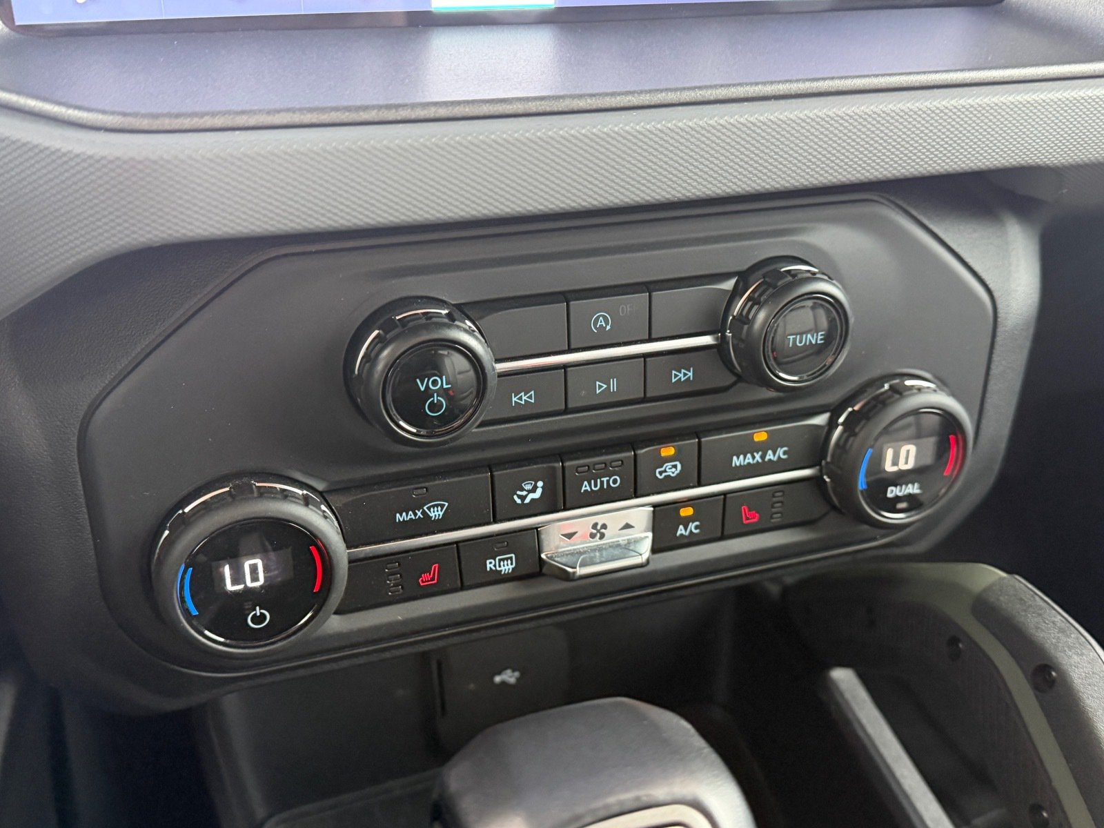 Used 2024 Ford Bronco Everglades AWD/4WD image 20