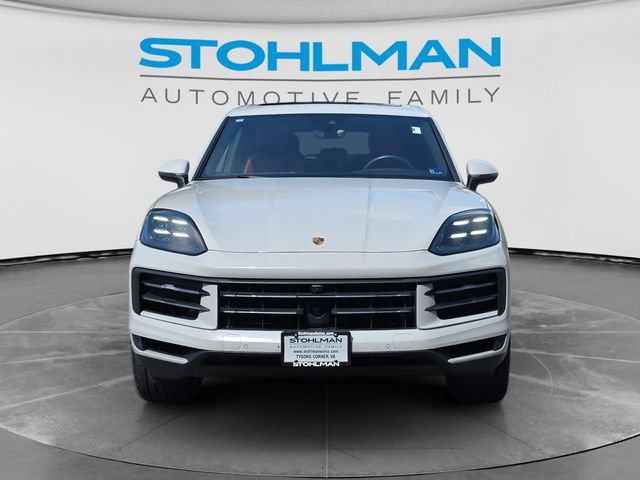 Used 2024 Porsche Cayenne AWD/4WD image 2
