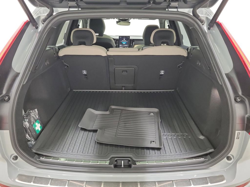 New 2026 Volvo XC60 B5 Plus w/ Protection Package Premier AWD/4WD image 10