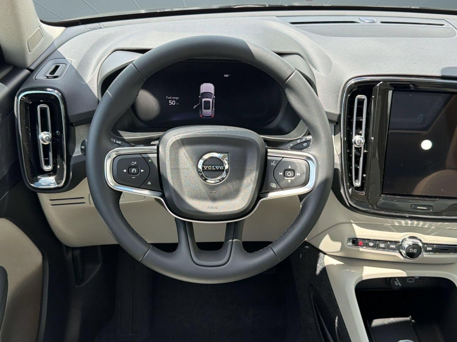 New 2026 Volvo XC40 B4 Plus w/ Climate Package FWD image 11