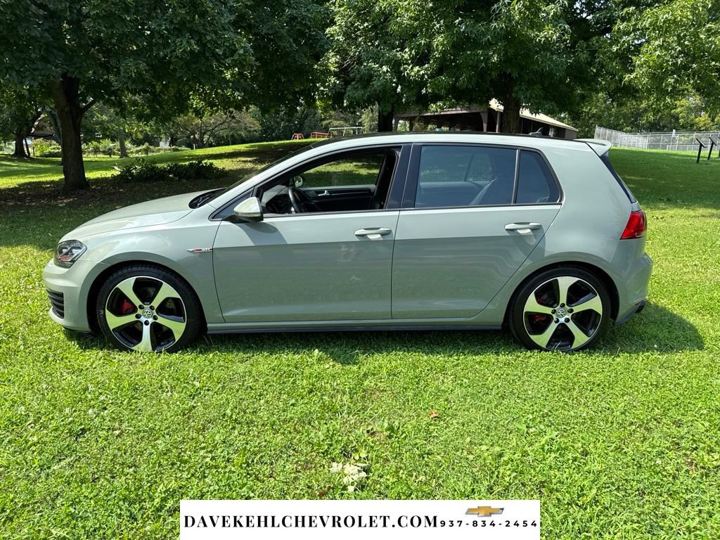 Used 2017 Volkswagen Golf 4-Door FWD image 2