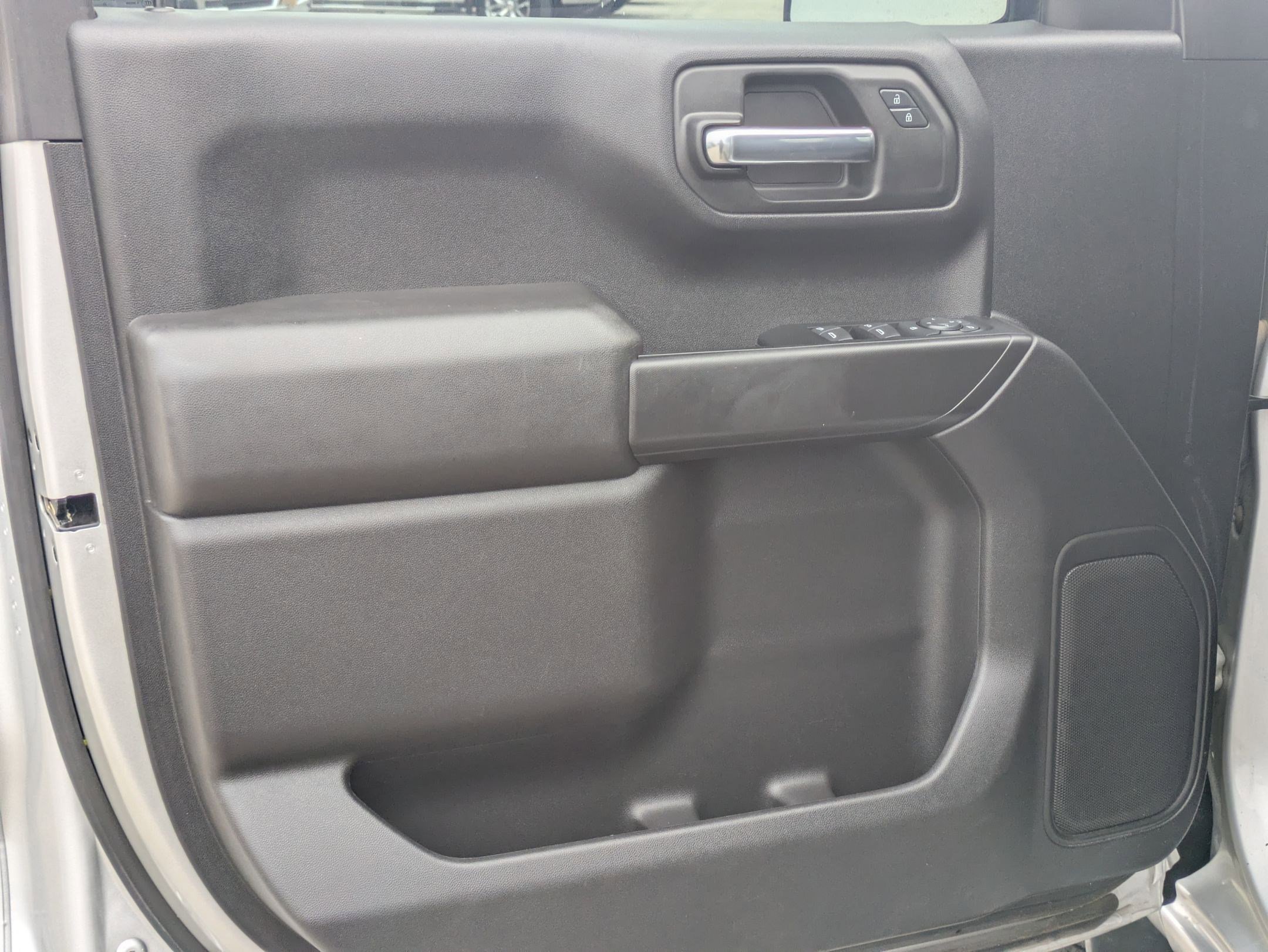 Used 2022 Chevrolet Silverado 1500 Custom image 11