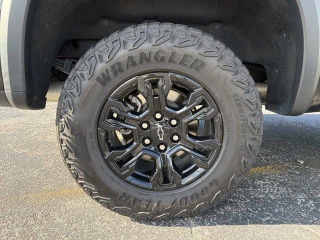 Used 2023 Chevrolet Silverado 1500 ZR2 w/ Technology Package AWD/4WD image 17