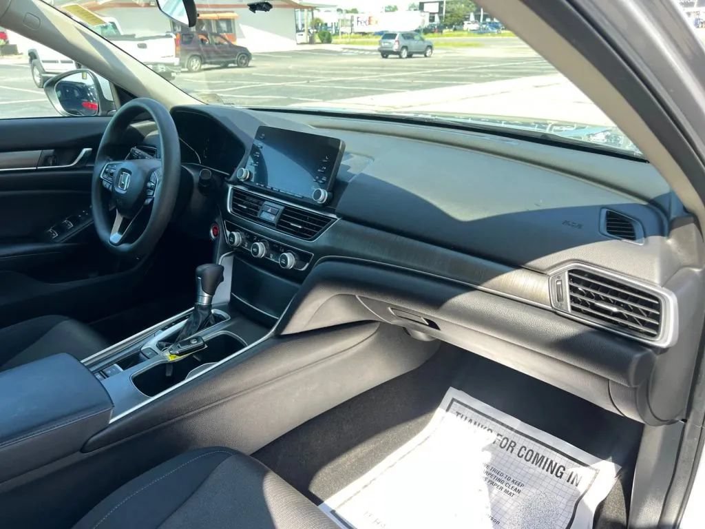 Used 2018 Honda Accord LX image 16