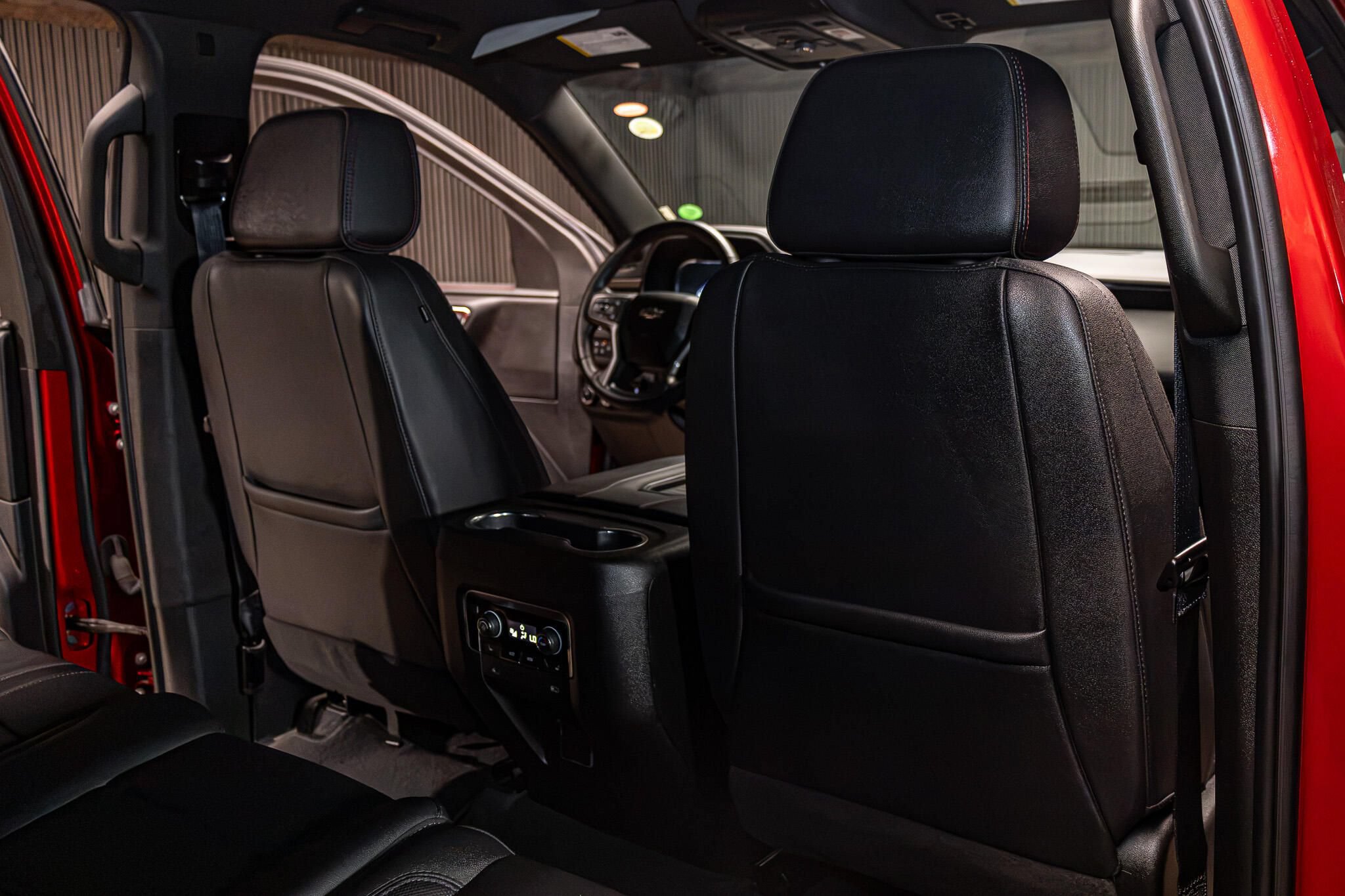 Used 2024 Chevrolet Suburban RST w/ Luxury Package AWD/4WD image 34