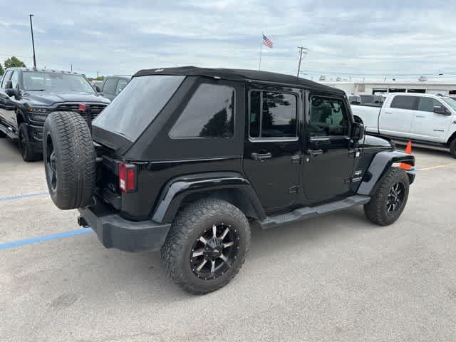 Used 2012 Jeep Wrangler Unlimited Sahara w/ Dual Top Group AWD/4WD image 17