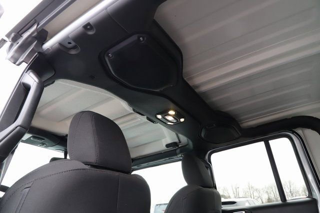 Used 2023 Jeep Gladiator Sport image 18