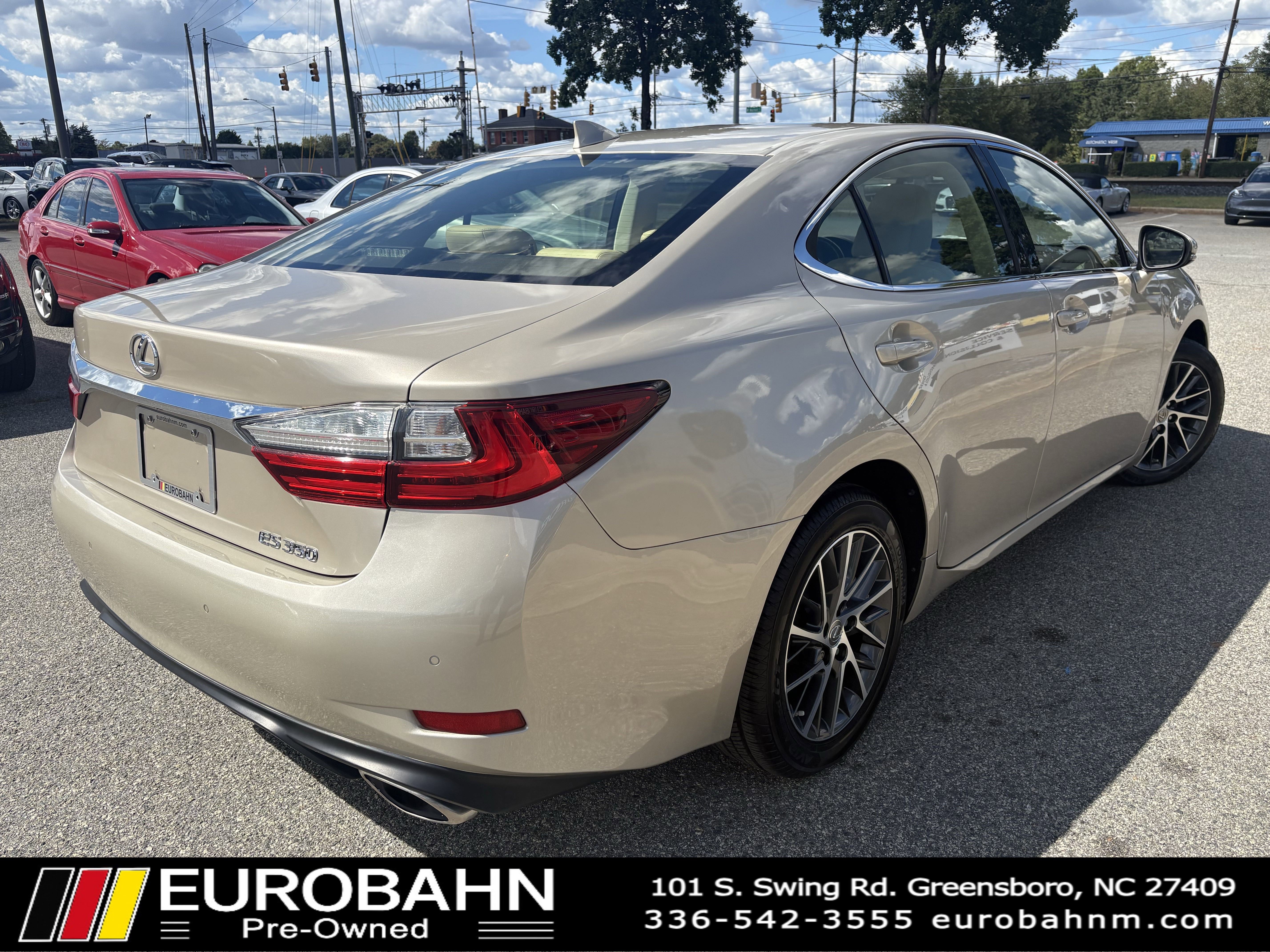 Used 2016 Lexus ES 350 w/ Premium Package w/Wood Trim image 5