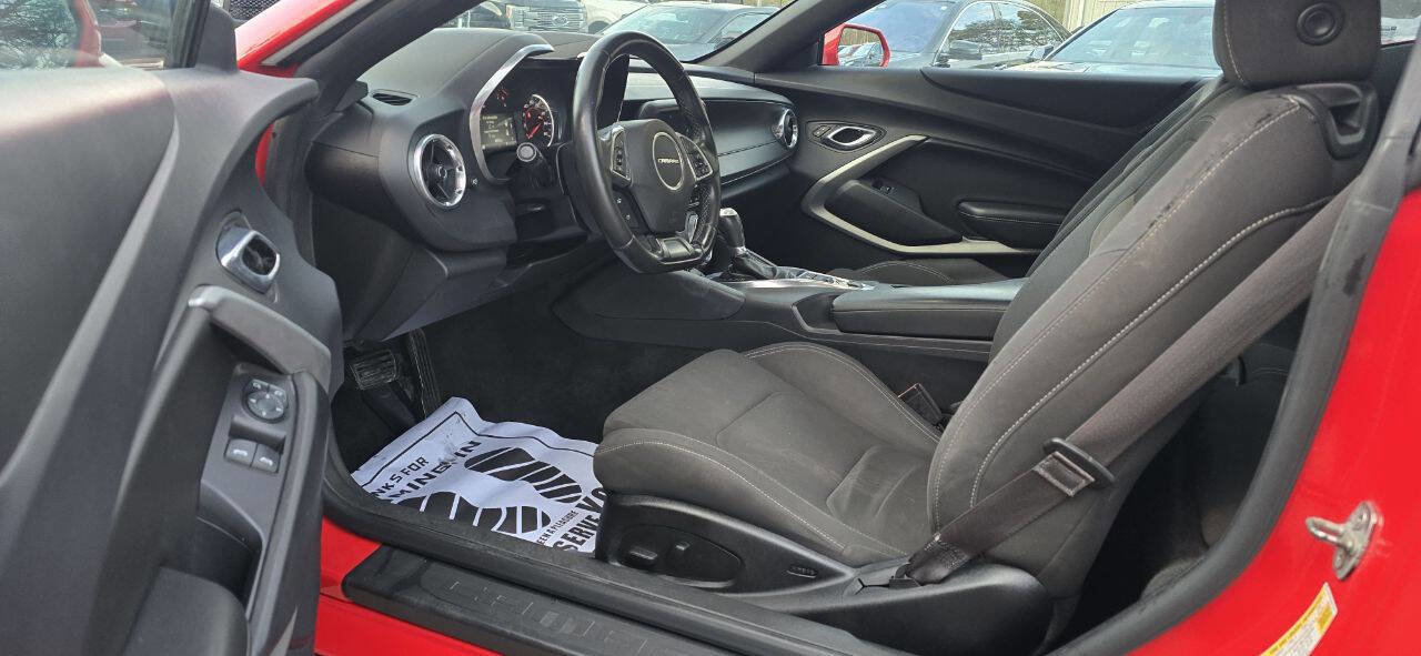 Used 2016 Chevrolet Camaro LT image 13