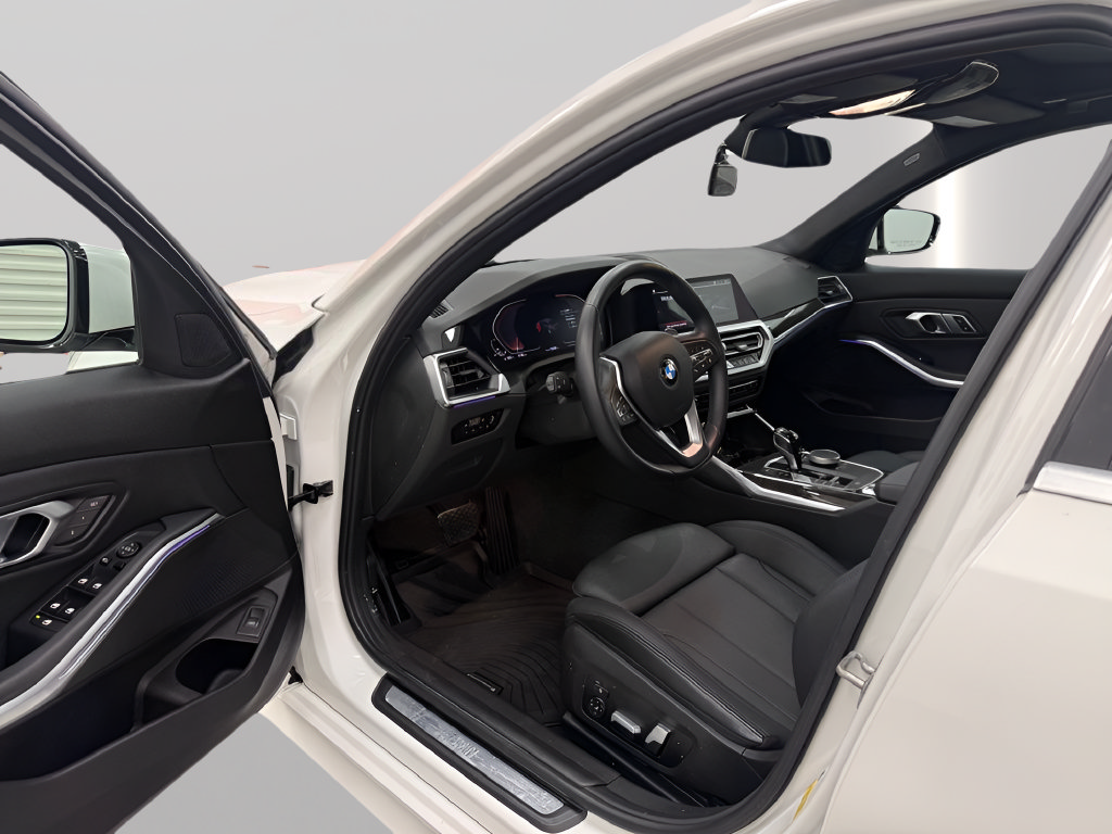 Used 2021 BMW 330i Sedan w/ Convenience Package RWD image 10
