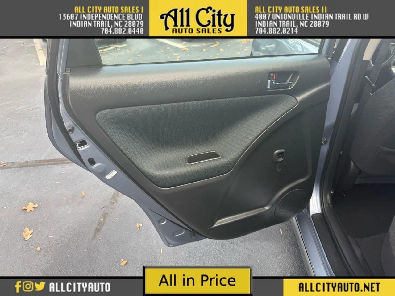 Used 2008 Toyota Matrix XR image 14