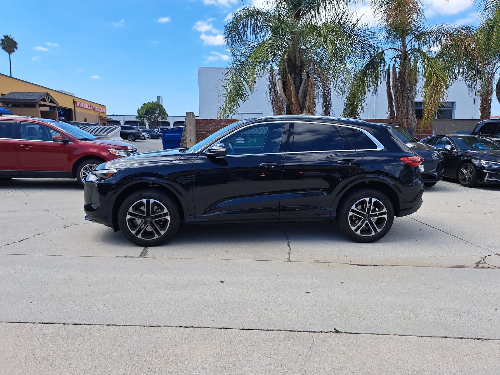 Used 2025 Audi Q5 Premium w/ Convenience Package AWD/4WD image 8