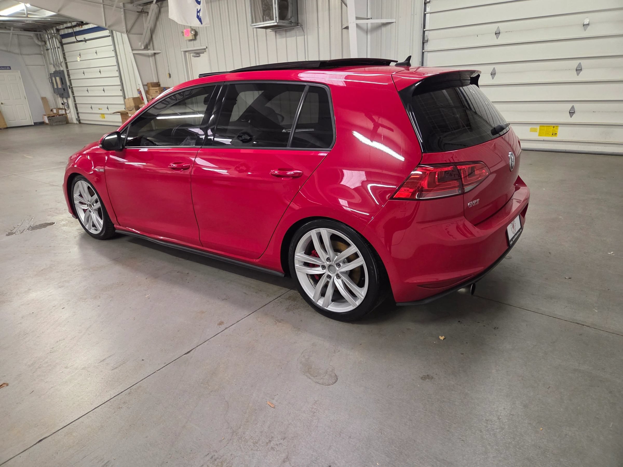 Used 2016 Volkswagen GTI Autobahn w/ Lighting Package (SEL) FWD image 4