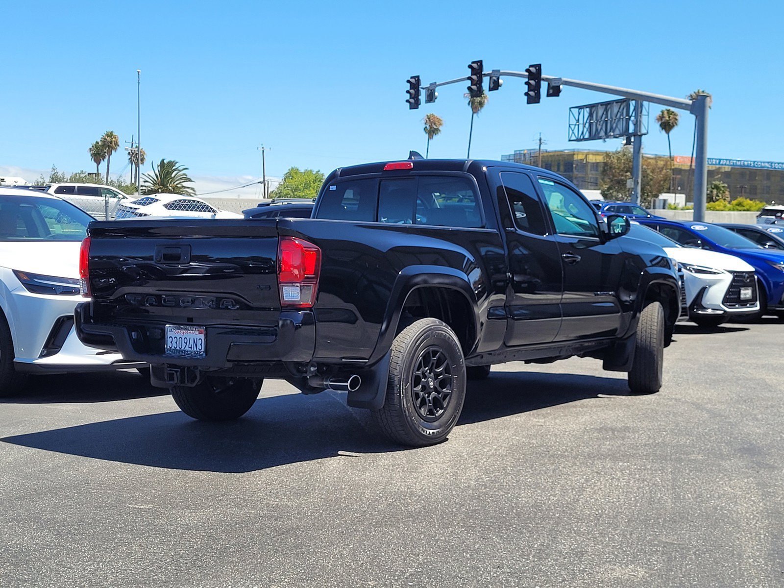 Used 2022 Toyota Tacoma SR5 AWD/4WD image 4