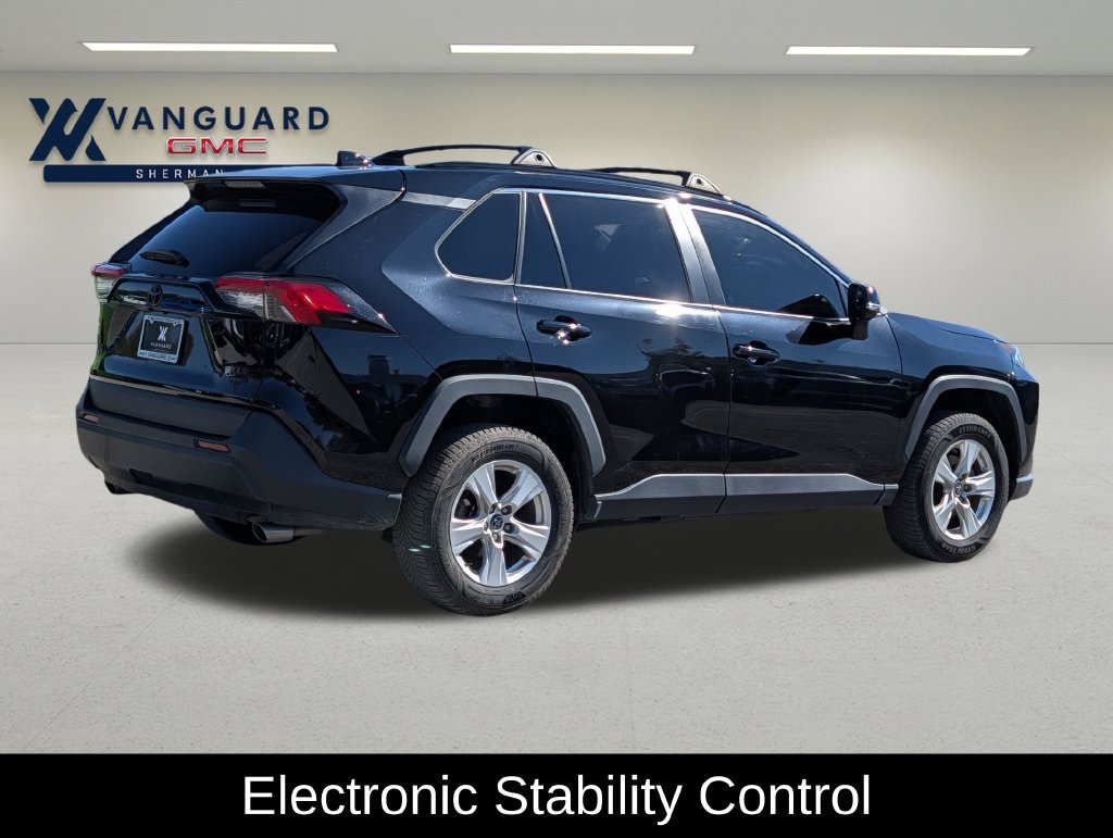 Used 2020 Toyota RAV4 XLE w/ XLE Grade Weather Package AWD/4WD image 6