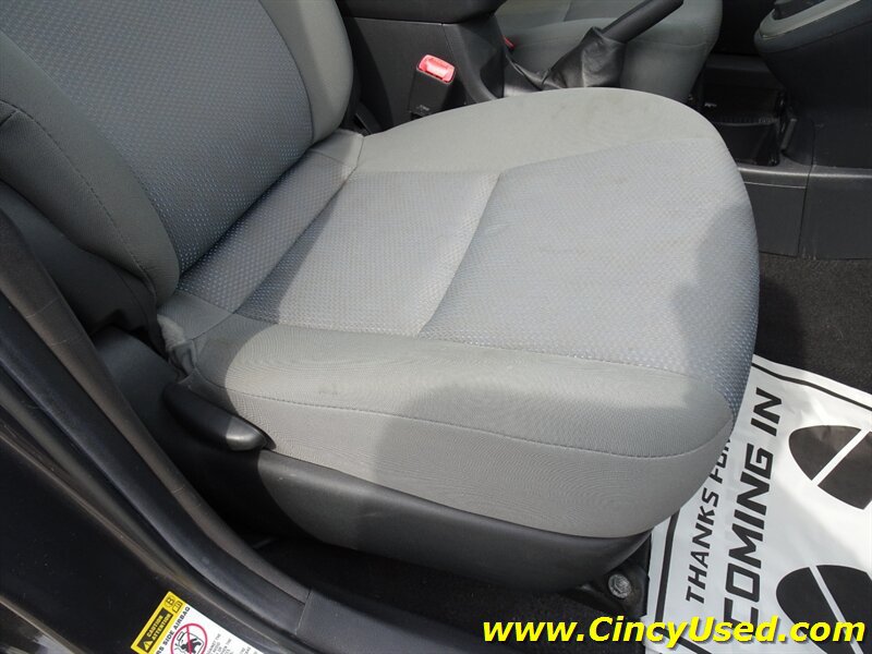 Used 2010 Toyota Matrix S FWD image 30
