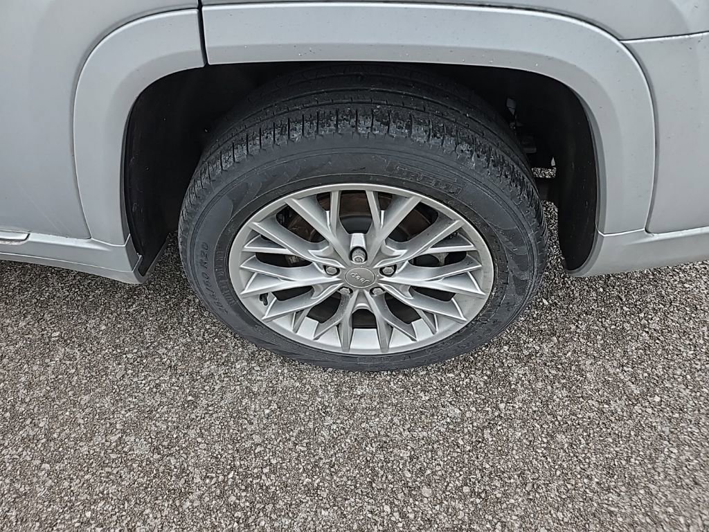 Used 2023 Jeep Grand Cherokee L Summit w/ Advanced Protech Group IV image 12