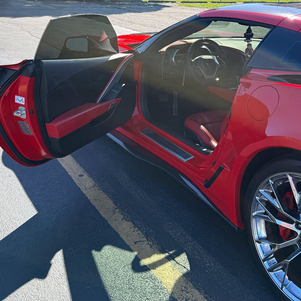 Used 2015 Chevrolet Corvette Z06 RWD image 25