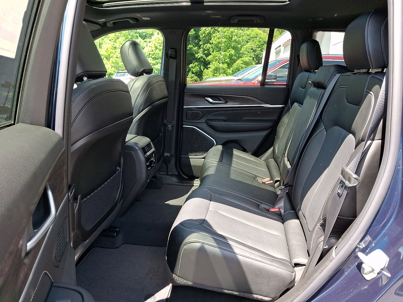 New 2026 Jeep Grand Cherokee Limited AWD/4WD image 6