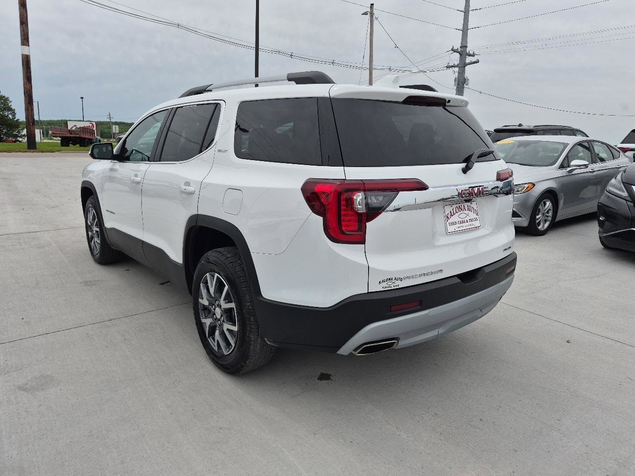 Used 2023 GMC Acadia SLT w/ Preferred Package AWD/4WD image 8
