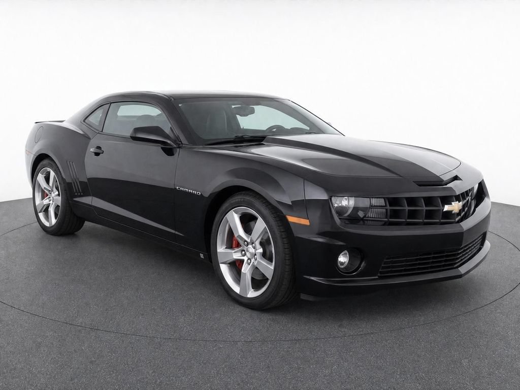 Used 2010 Chevrolet Camaro SS RWD image 2