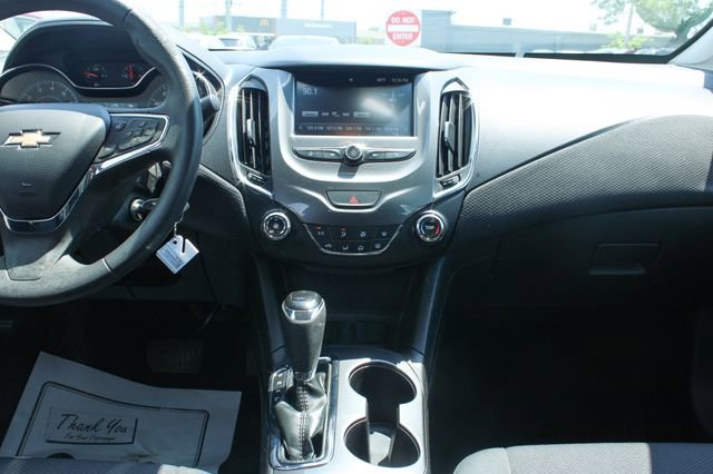 Used 2016 Chevrolet Cruze LT FWD image 17