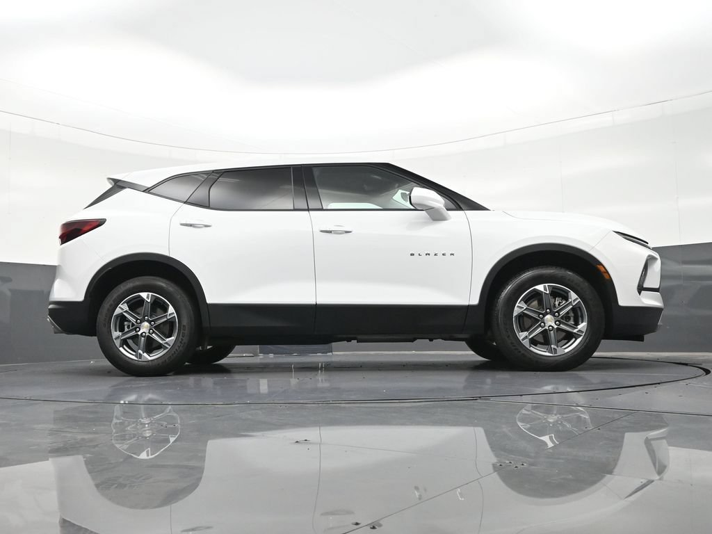 Used 2024 Chevrolet Blazer LT FWD image 33