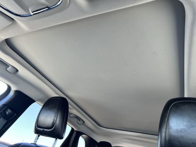 Used 2019 Jeep Cherokee Limited w/ Technology Group image 11